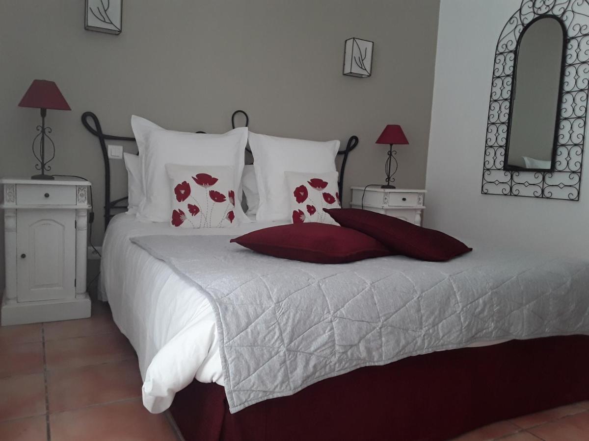 Mas De L'ile Bed & Breakfast 3*