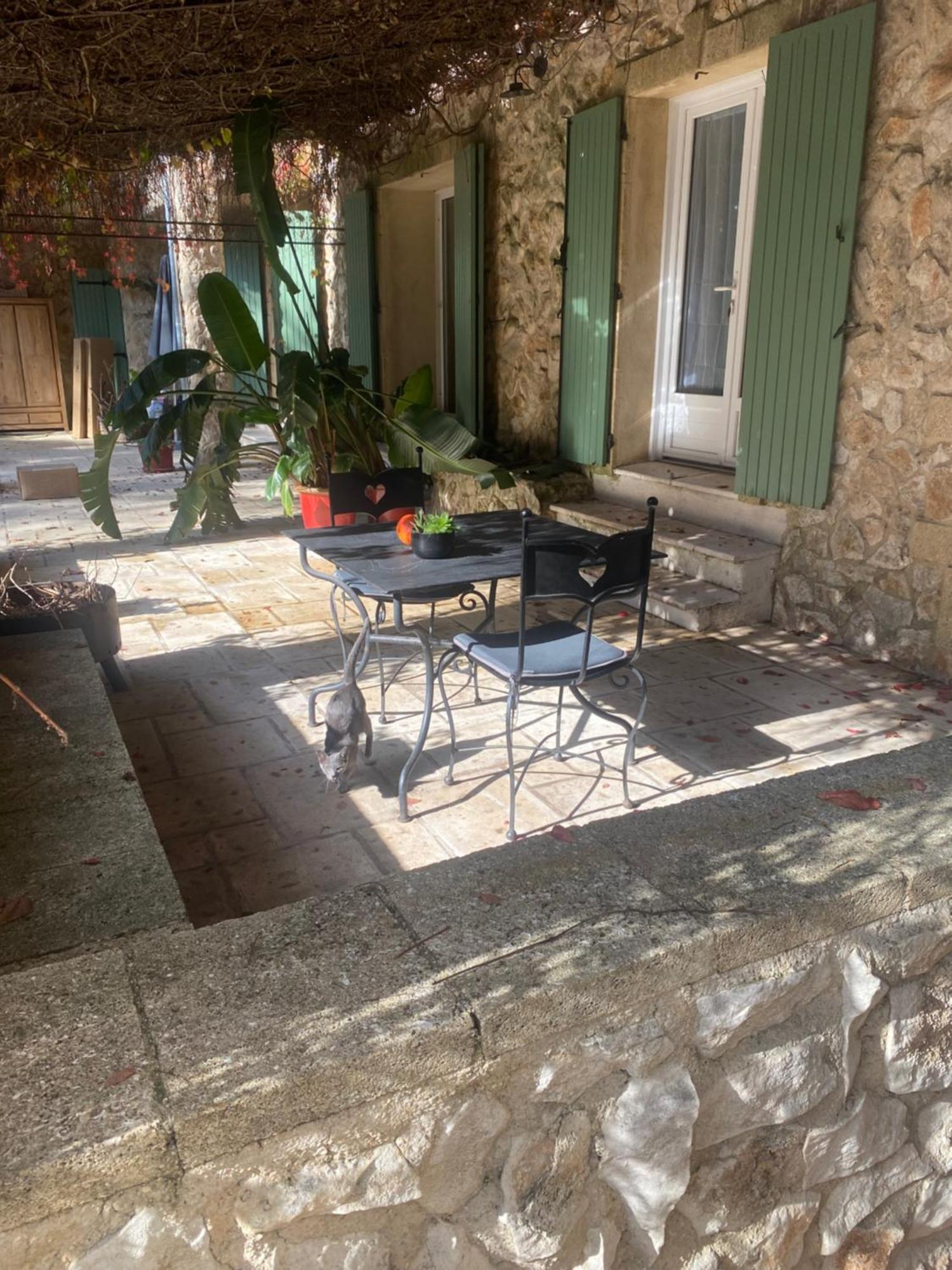 Couette-café Mas De L'ile 3*