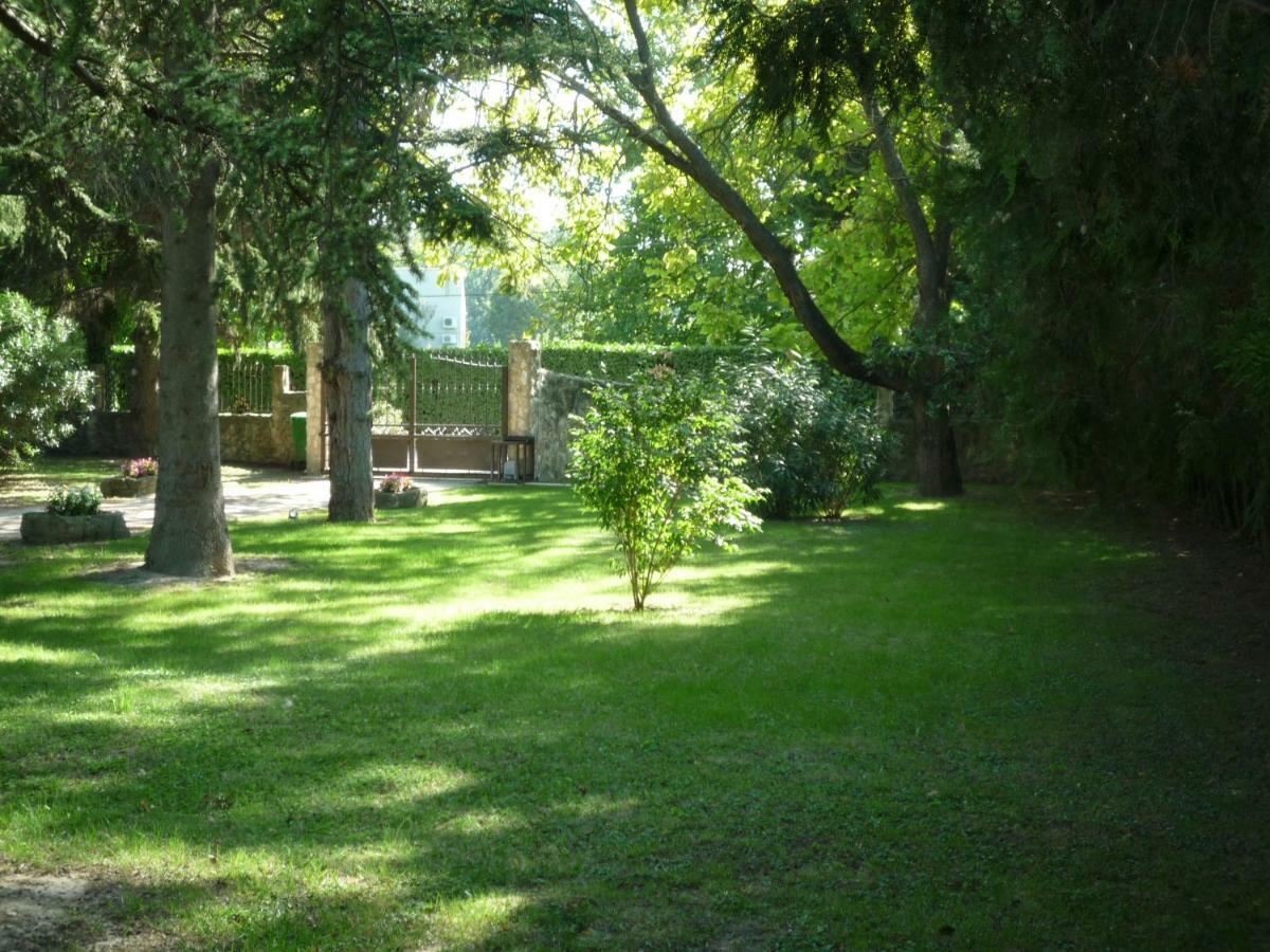 Bed & Breakfast Mas De L'ile 3*