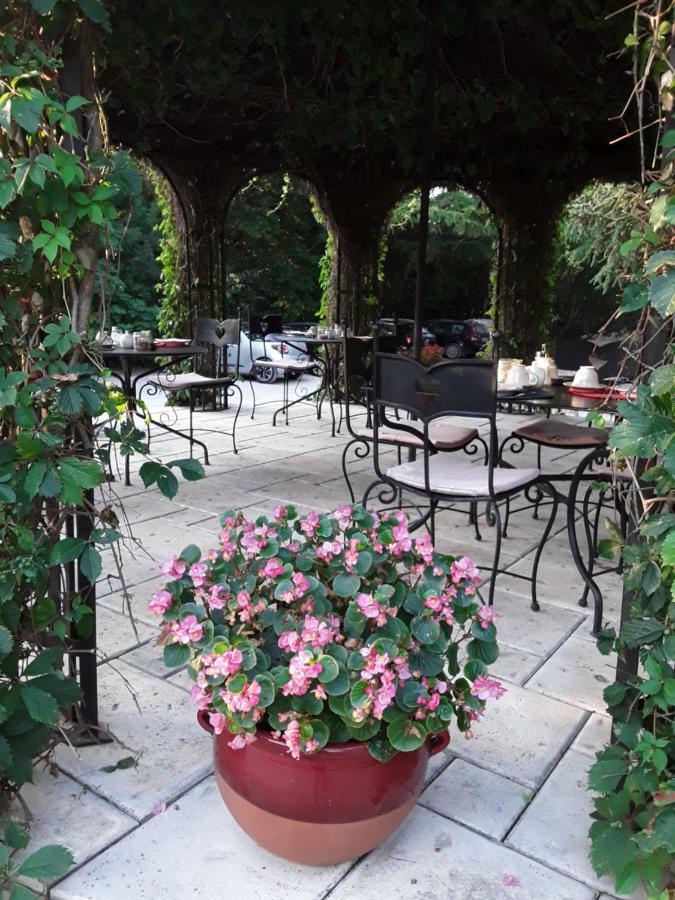 Mas De L'ile Bed & Breakfast 3*